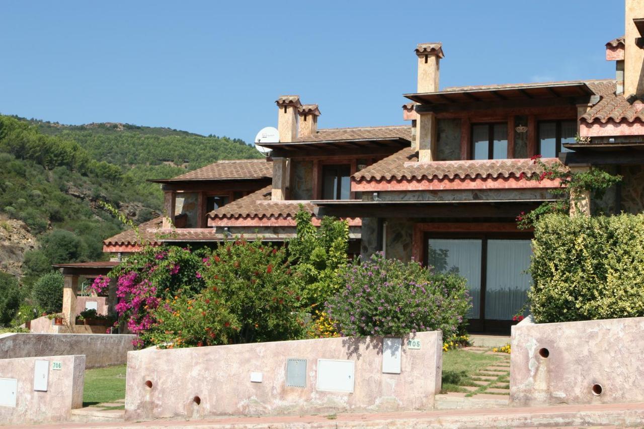 Residence Il Borgo Di Porto Corallo Villaputzu Bagian luar foto