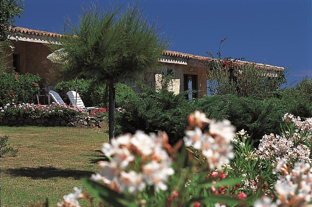 Residence Il Borgo Di Porto Corallo Villaputzu Bagian luar foto