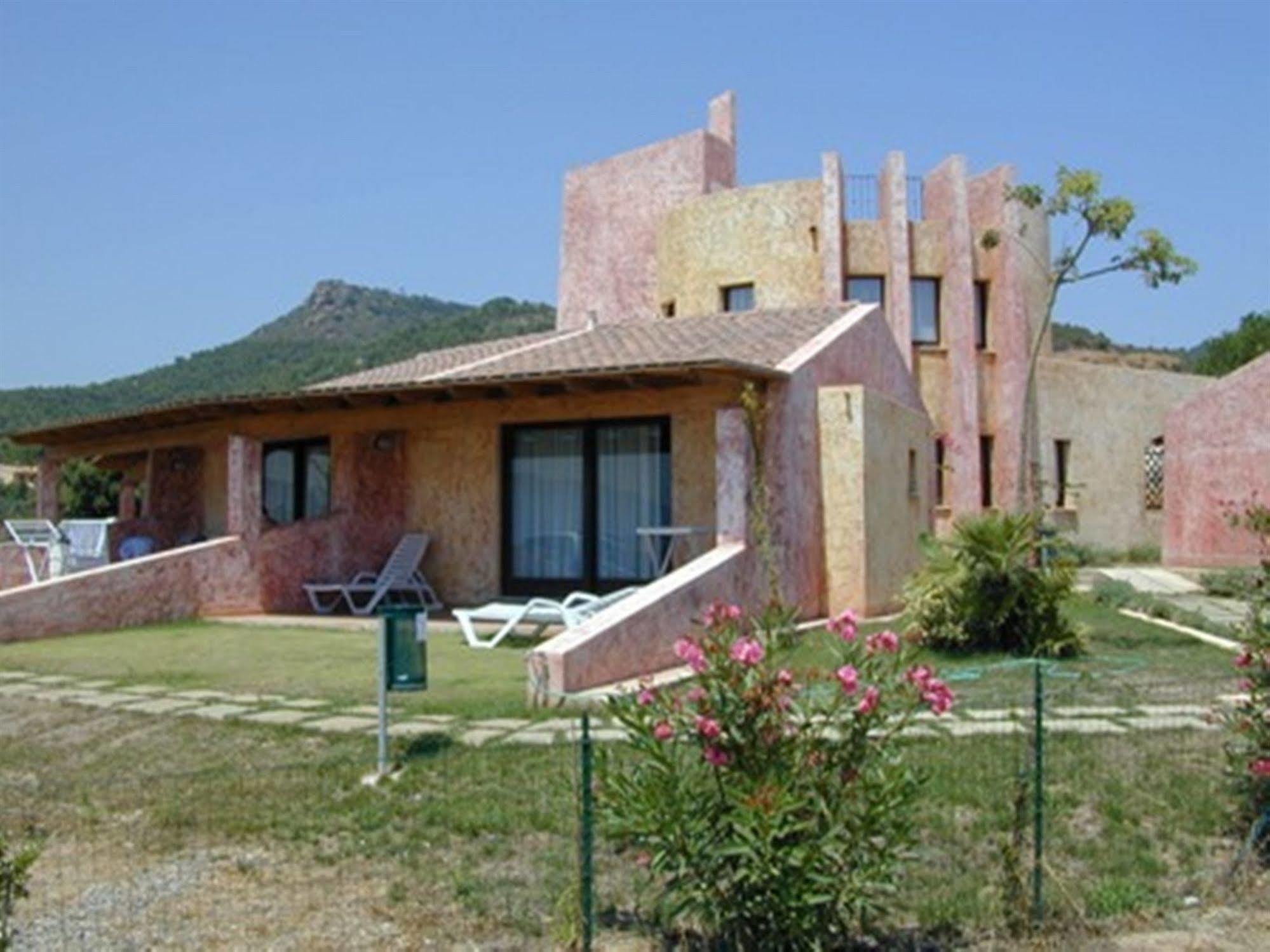 Residence Il Borgo Di Porto Corallo Villaputzu Bagian luar foto